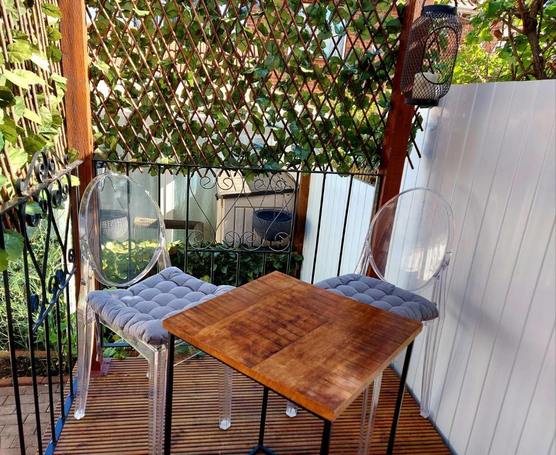 Pretty Studio With A Private Terrace 伦敦 外观 照片